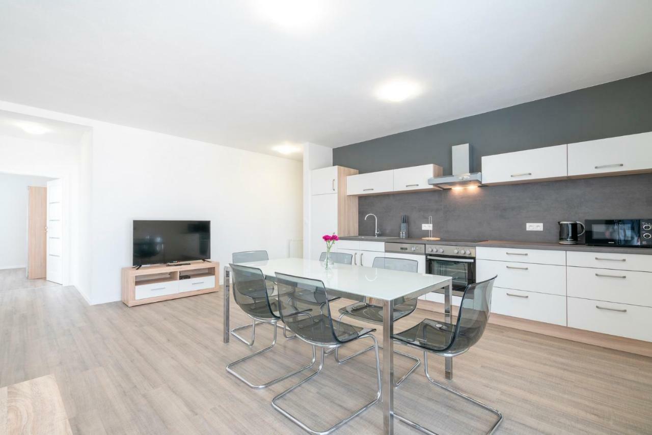Noviny Apartment *