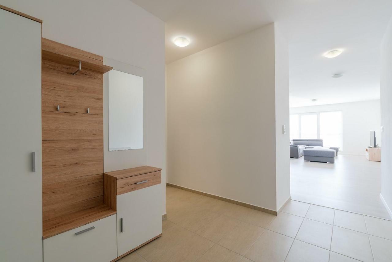 Noviny Apartment *